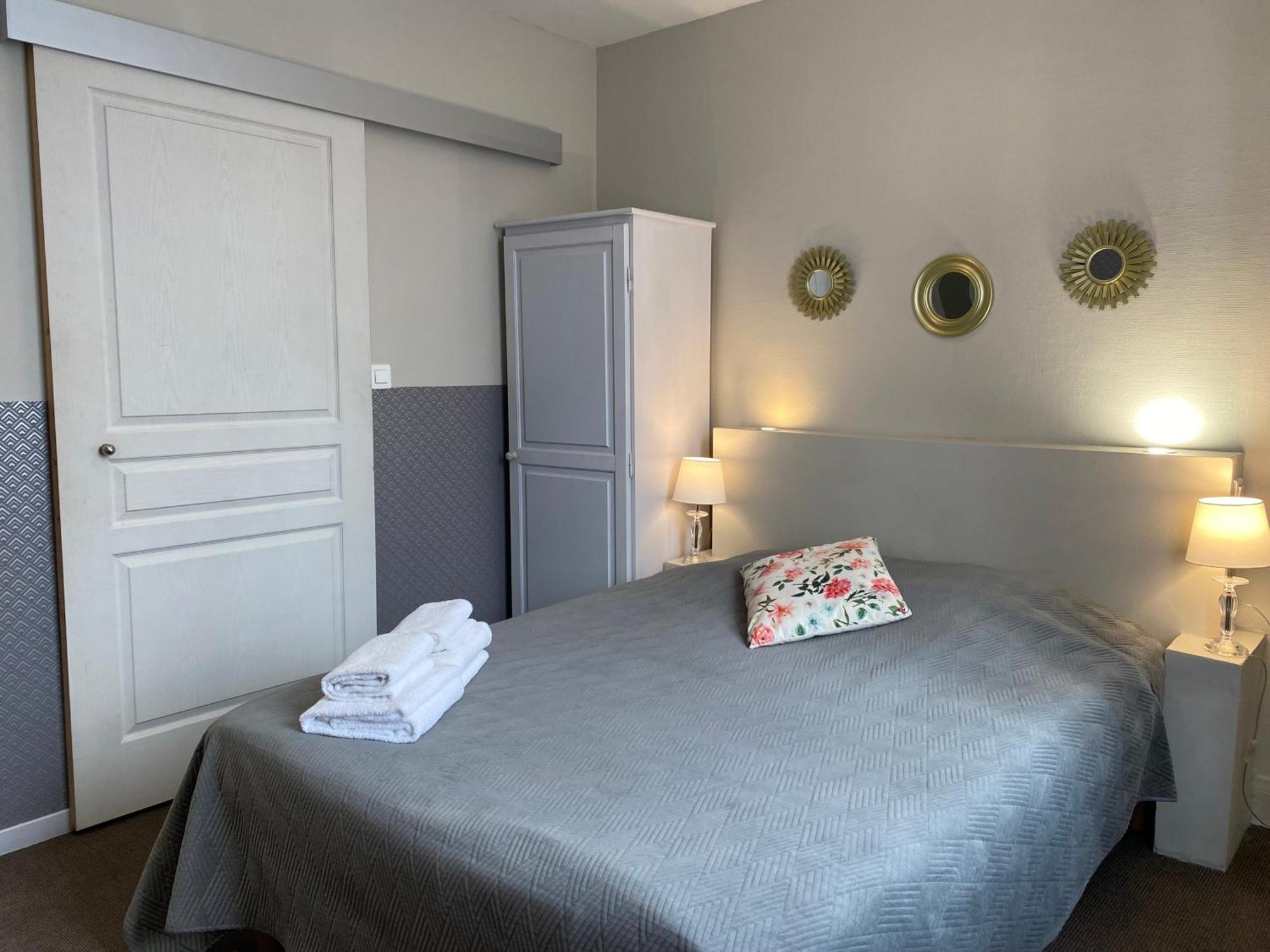 Hotel Saint Yves Nantes Exteriör bild